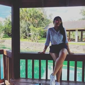 Meet your Posher, Daniela